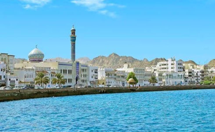سلطنة عمان تؤجل جميع الرحلات من وإلى مطار مسقط جراء الأحوال الجوية