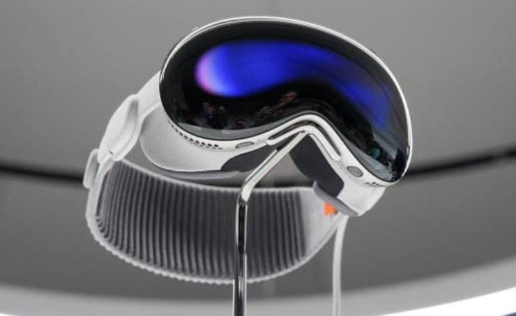 أوبن إيه آي" تخطف رئيس هندسة "Vision Pro" والنظارات الذكية من "أبل"